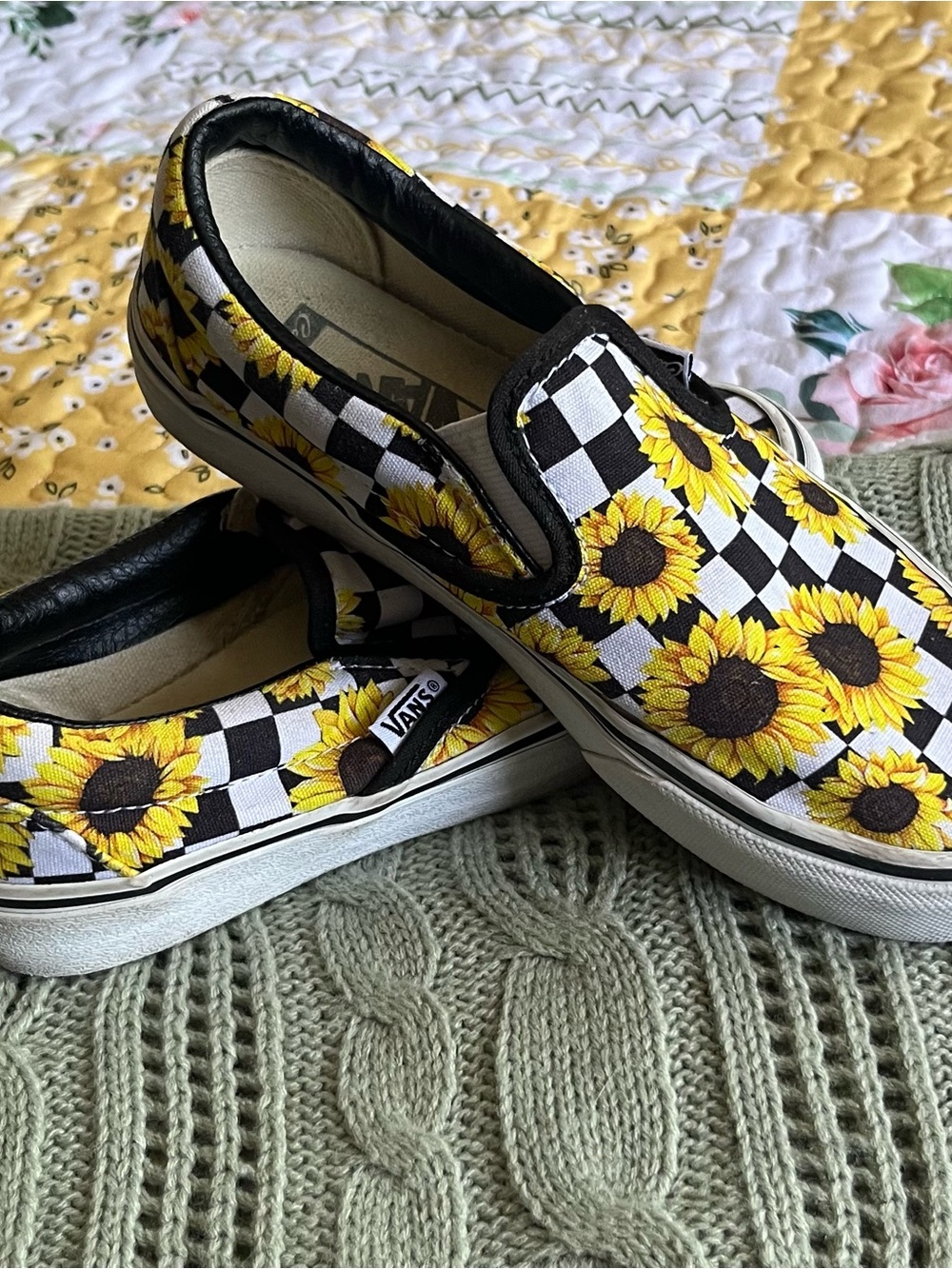LIKE NEW Vans Kids Black & Yellow Sunflower Checkerboard Slip-On Sneakers 3.5